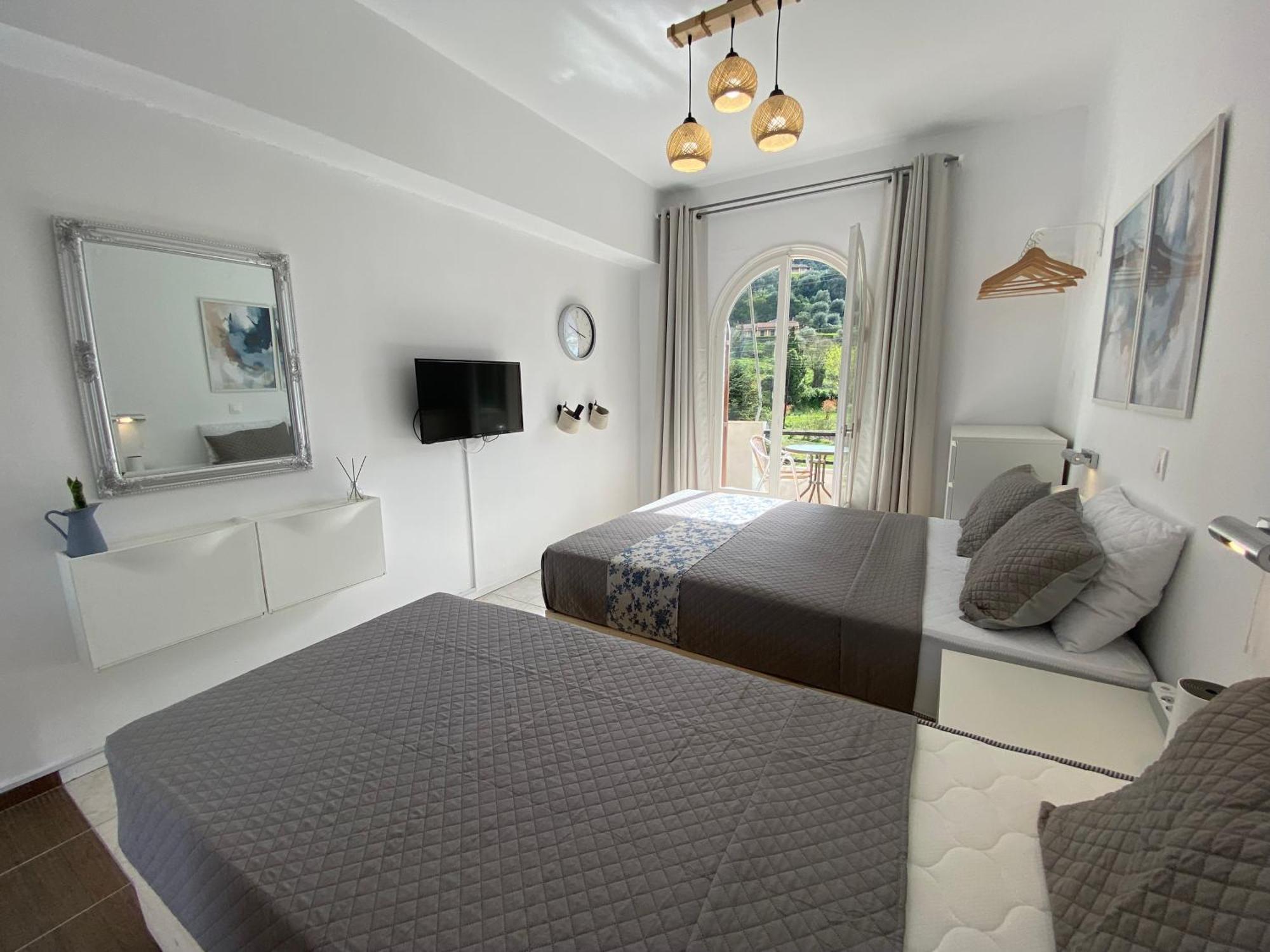 Navy Apartment With Mountain View &Private Parking Vátos Dış mekan fotoğraf